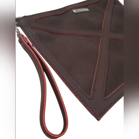 Jantaminiau KLM Amenities Pouch Bundle - Picture 9 of 11